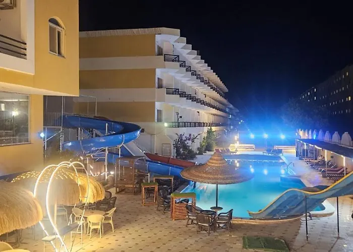 Apartahotel Fox & Camel Aqua