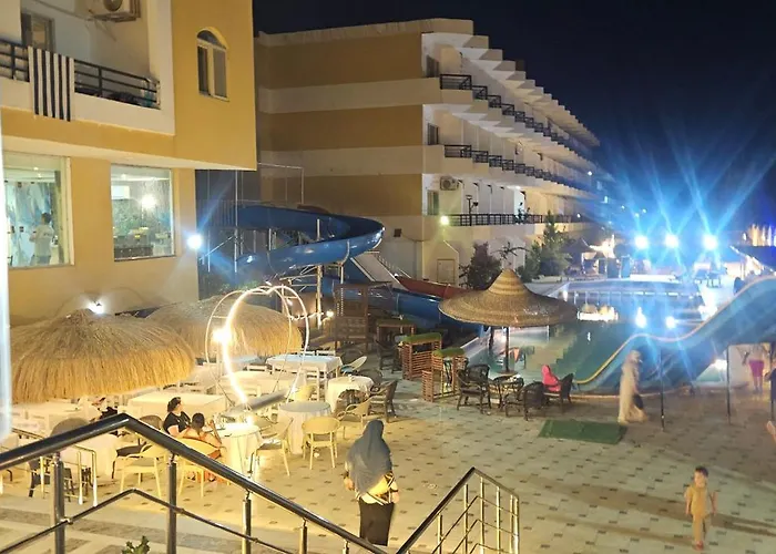 Apartahotel Fox & Camel Aqua