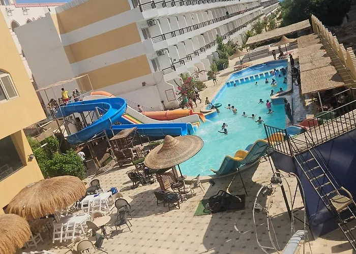 Apartahotel Fox & Camel Aqua