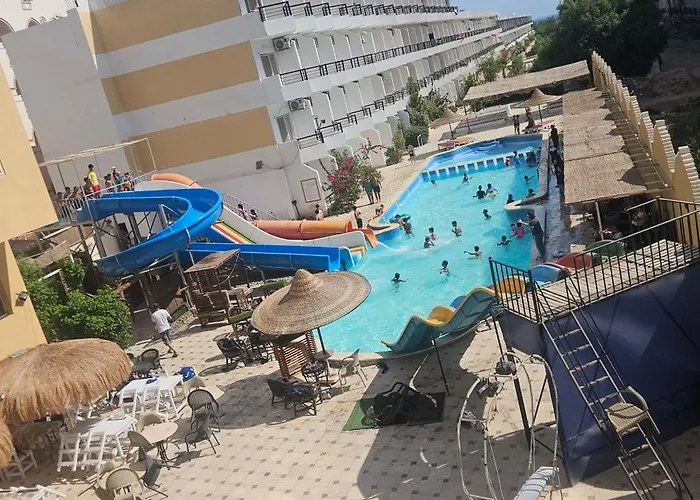 Fox & Camel Aqua Apartahotel *