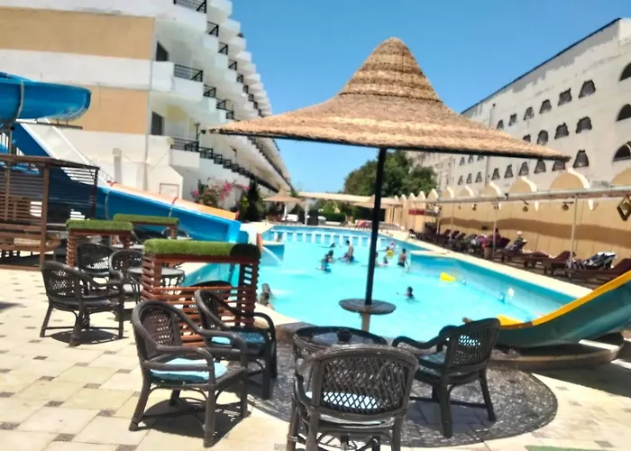 Apartahotel Fox & Camel Aqua
